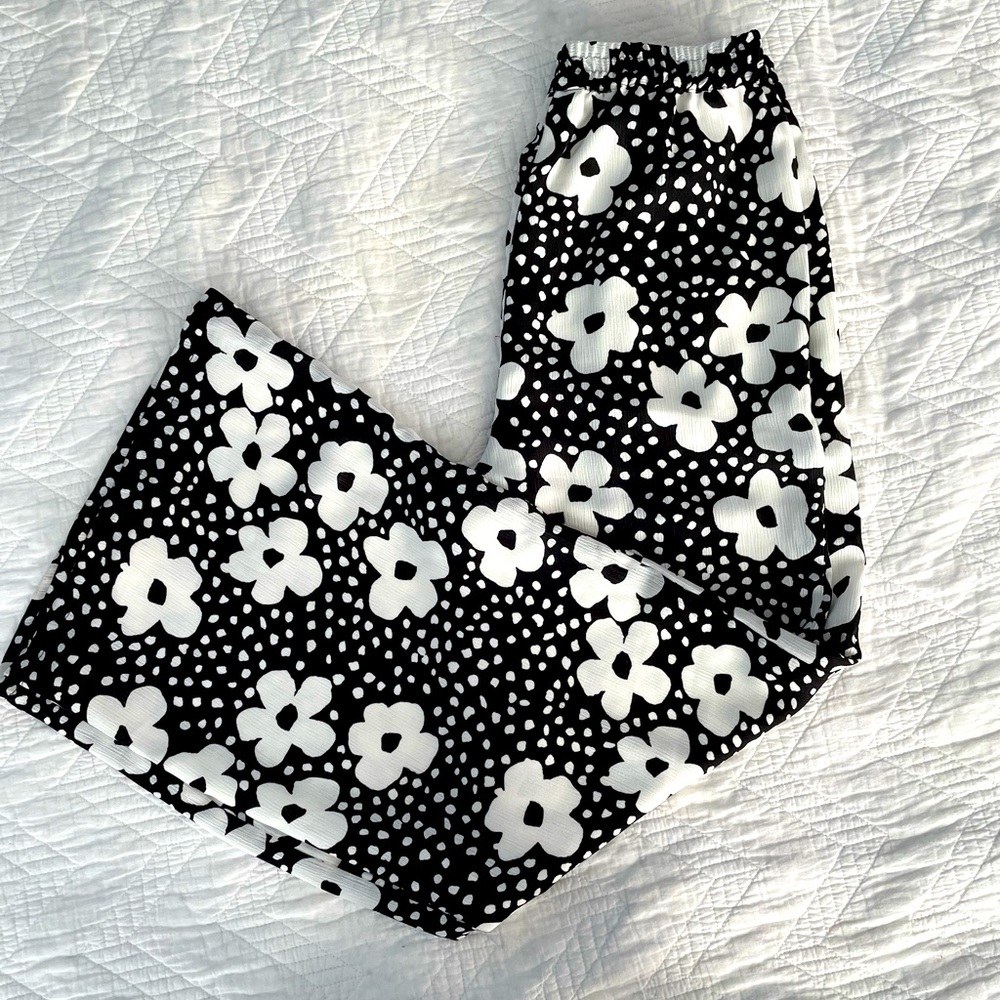 NWOT ModCloth - Floral Wide Leg Pants